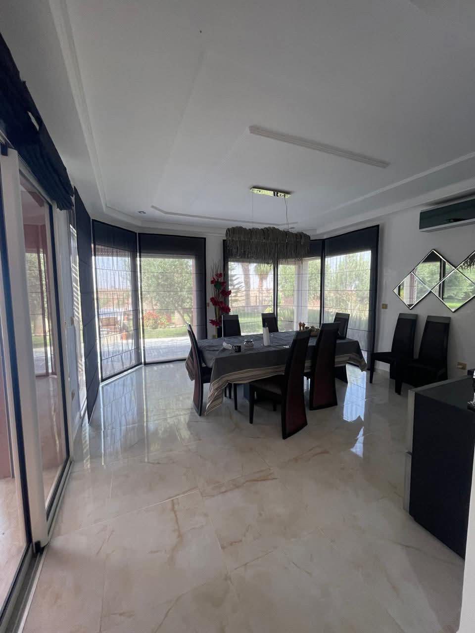 🇲🇦✨A vendre Somptueuse Villa de Prestige à Marrakech – VNA + Titre Foncier