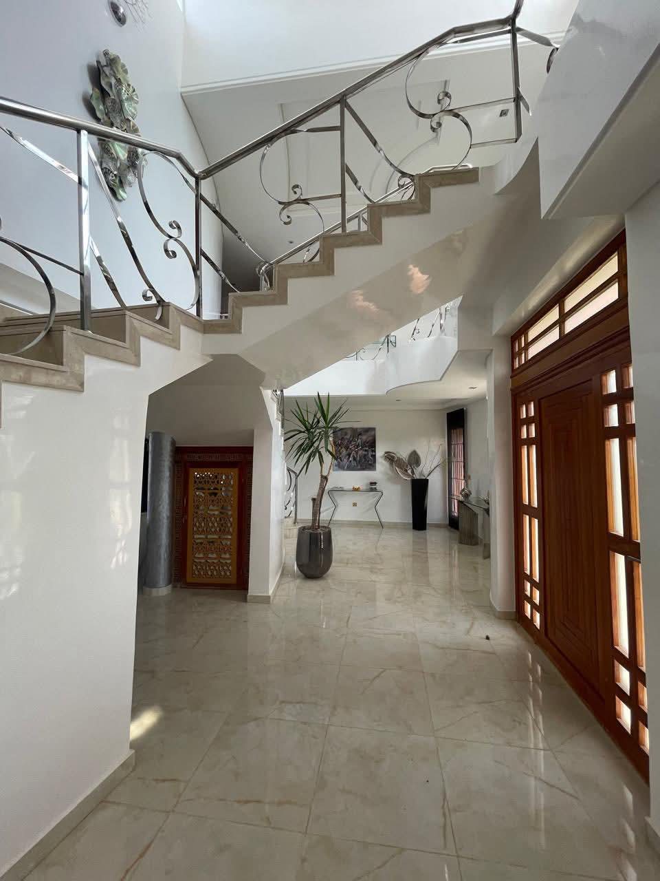 🇲🇦✨A vendre Somptueuse Villa de Prestige à Marrakech – VNA + Titre Foncier