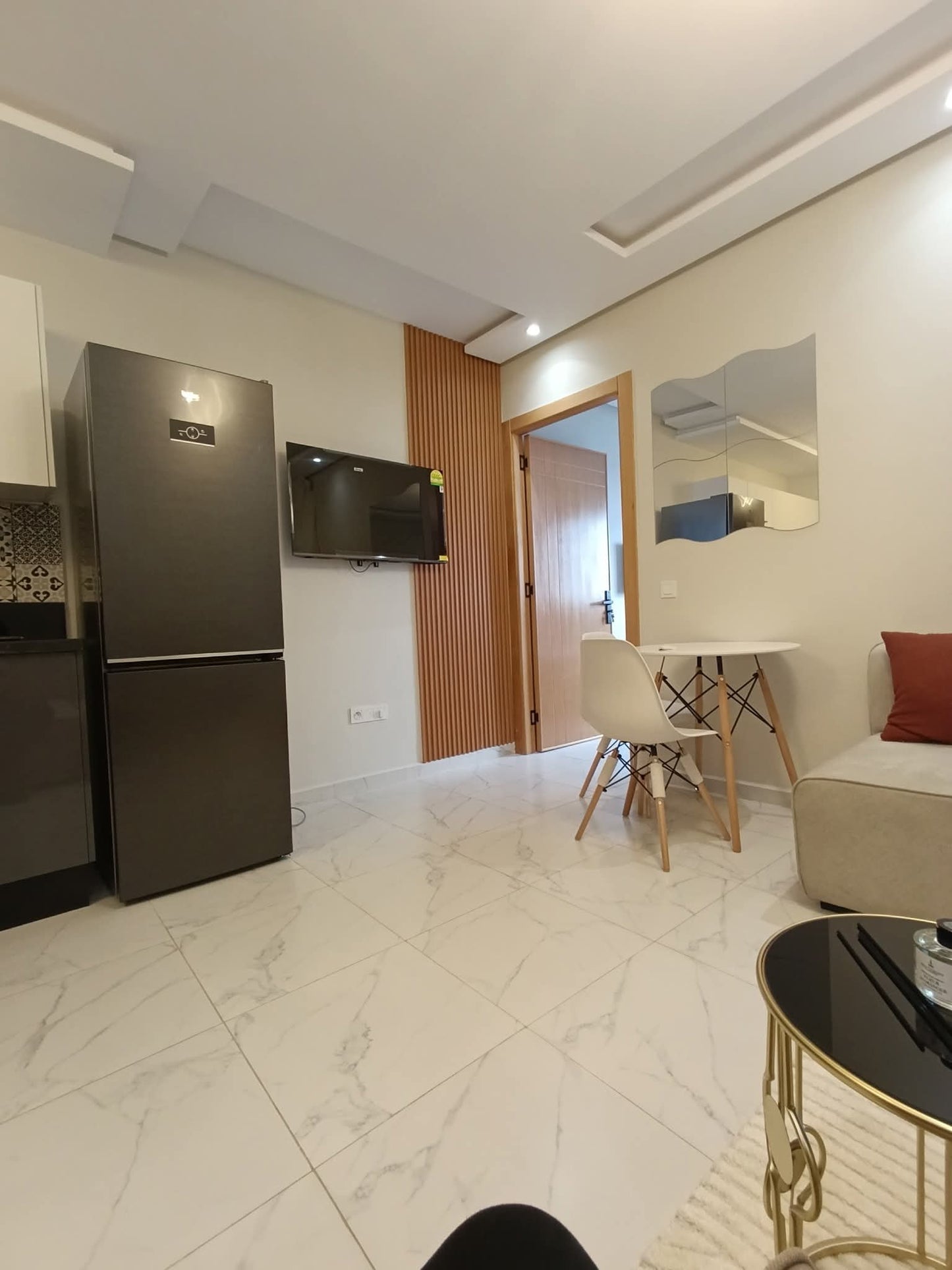 🇲🇦 À Vendre – Studio de Luxe Meublé – Boulevard Moulay Ismaïl –