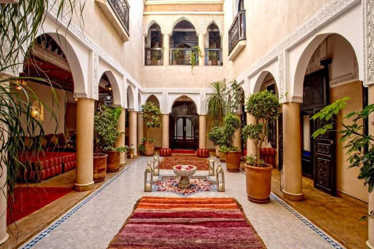 🇲🇦 À Vendre – Kasbah / Riad Titré avec Autorisation d’Hôtes – Marrakech – 400 m² – Vue Imprenable