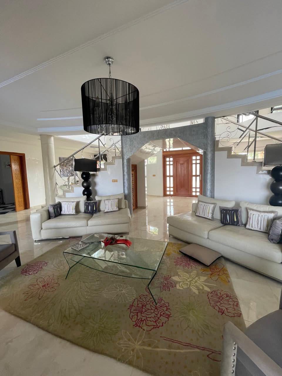 🇲🇦✨A vendre Somptueuse Villa de Prestige à Marrakech – VNA + Titre Foncier