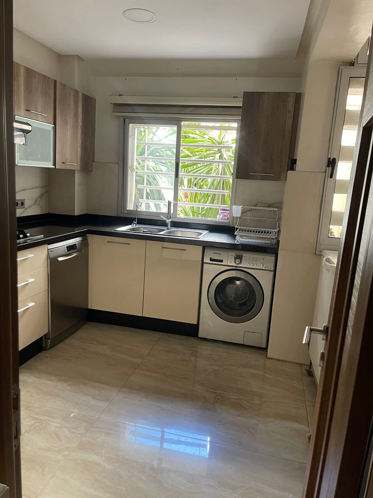 🇲🇦BEL APPARTEMENT À VENDRE – Appartement Rénové & Ensoleillé | Résidence Al Koutoubia – Nadssim Sidi Maarouf, Casablanca