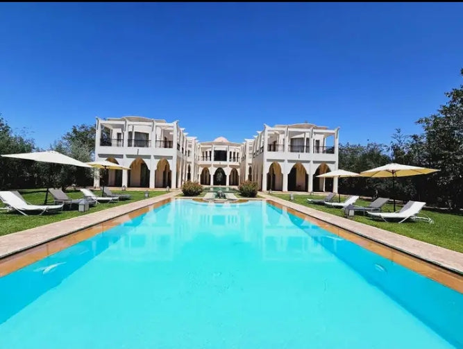 🇲🇦 À LOUER – Villa de Luxe avec Piscine Privée | Marrakech – Location Journalière