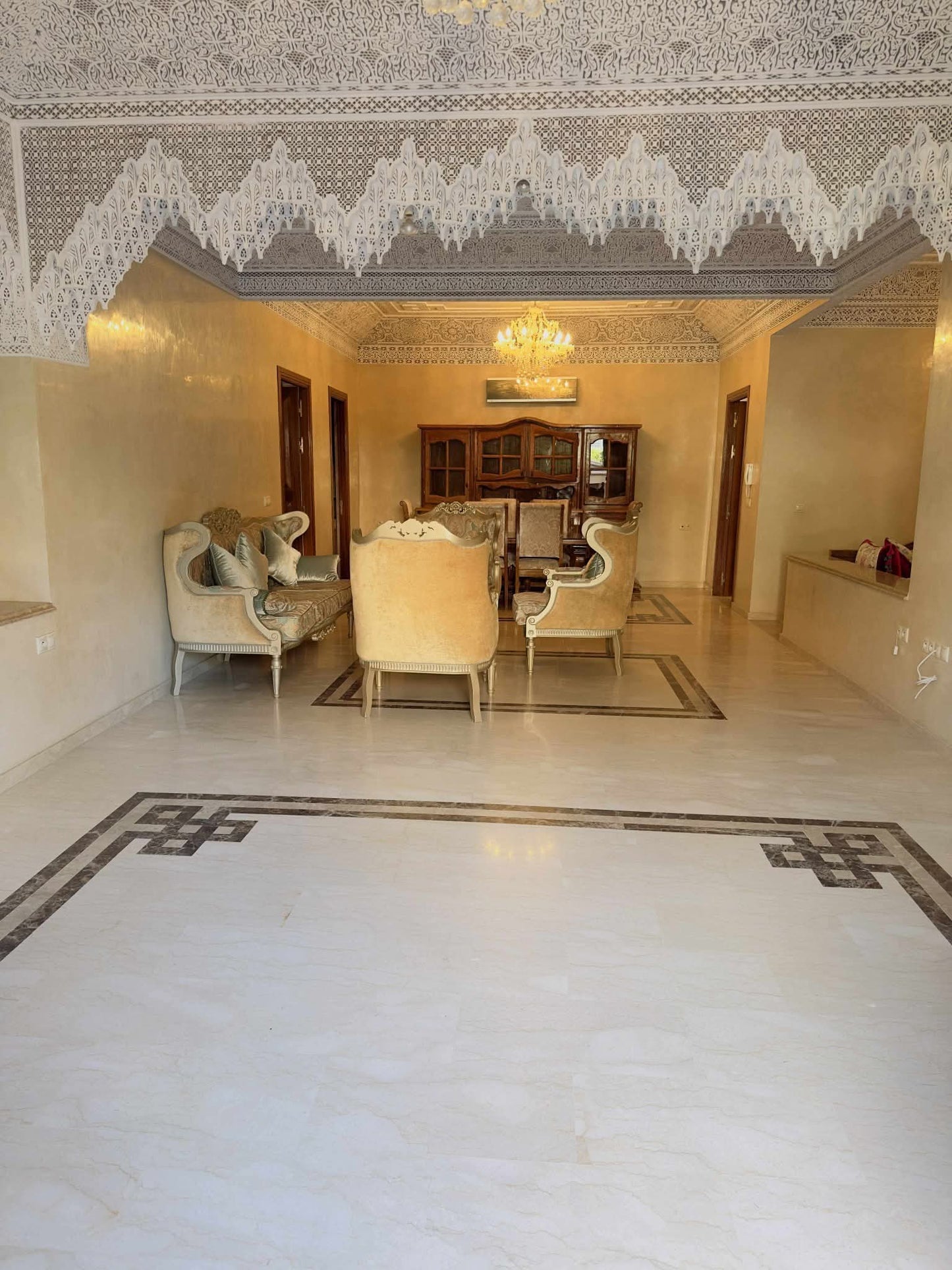 🇲🇦 À VENDRE – Villa traditionnelle spacieuse à Sidi Abbad 1, Marrakech 🇲🇦