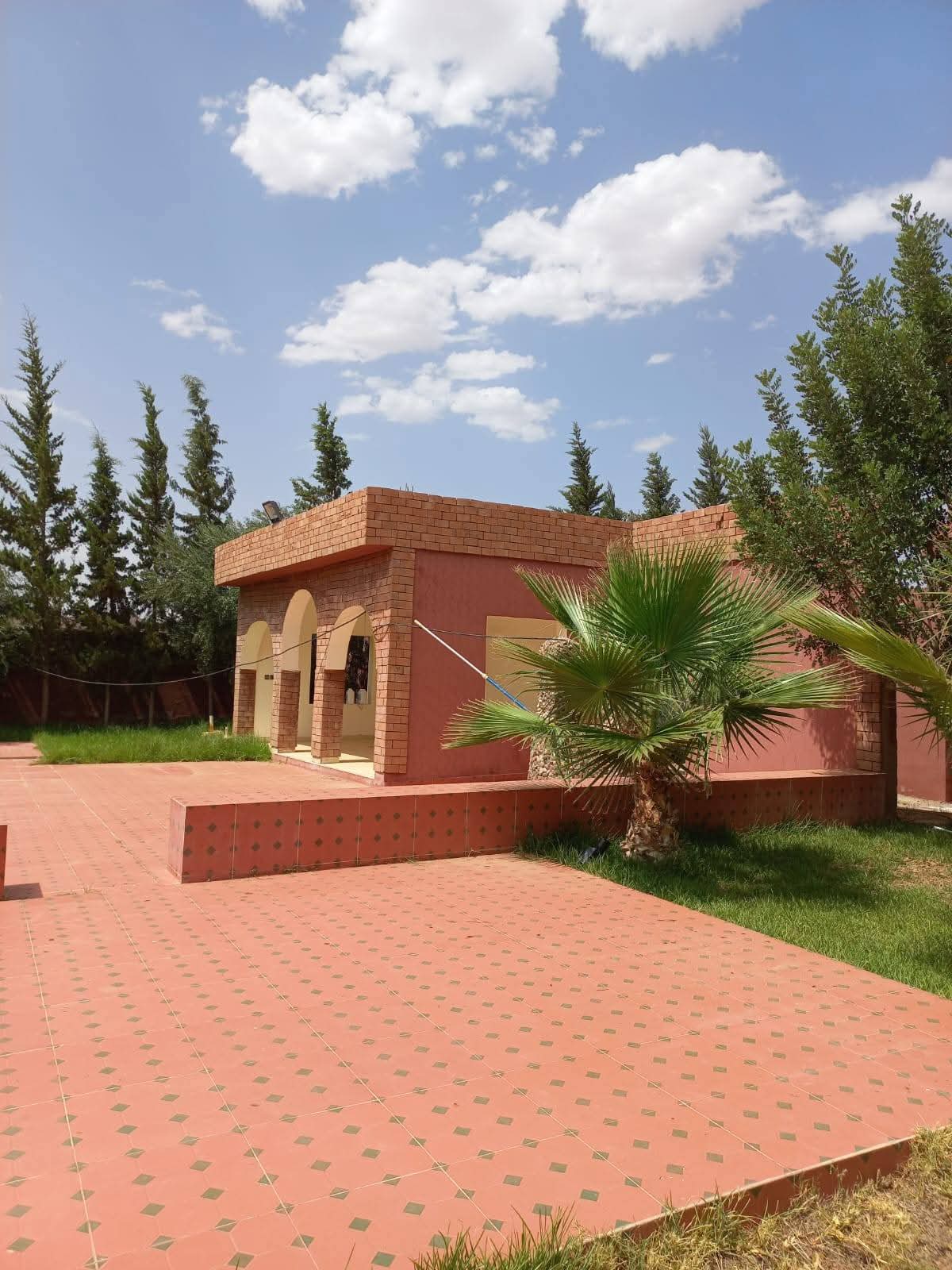 🇲🇦A VENDRE|VASTE PROPRIÉTÉ IDÉALE POUR PROJET COMMERCIAL |Route de l’Ourika – 35 km de Marrakech