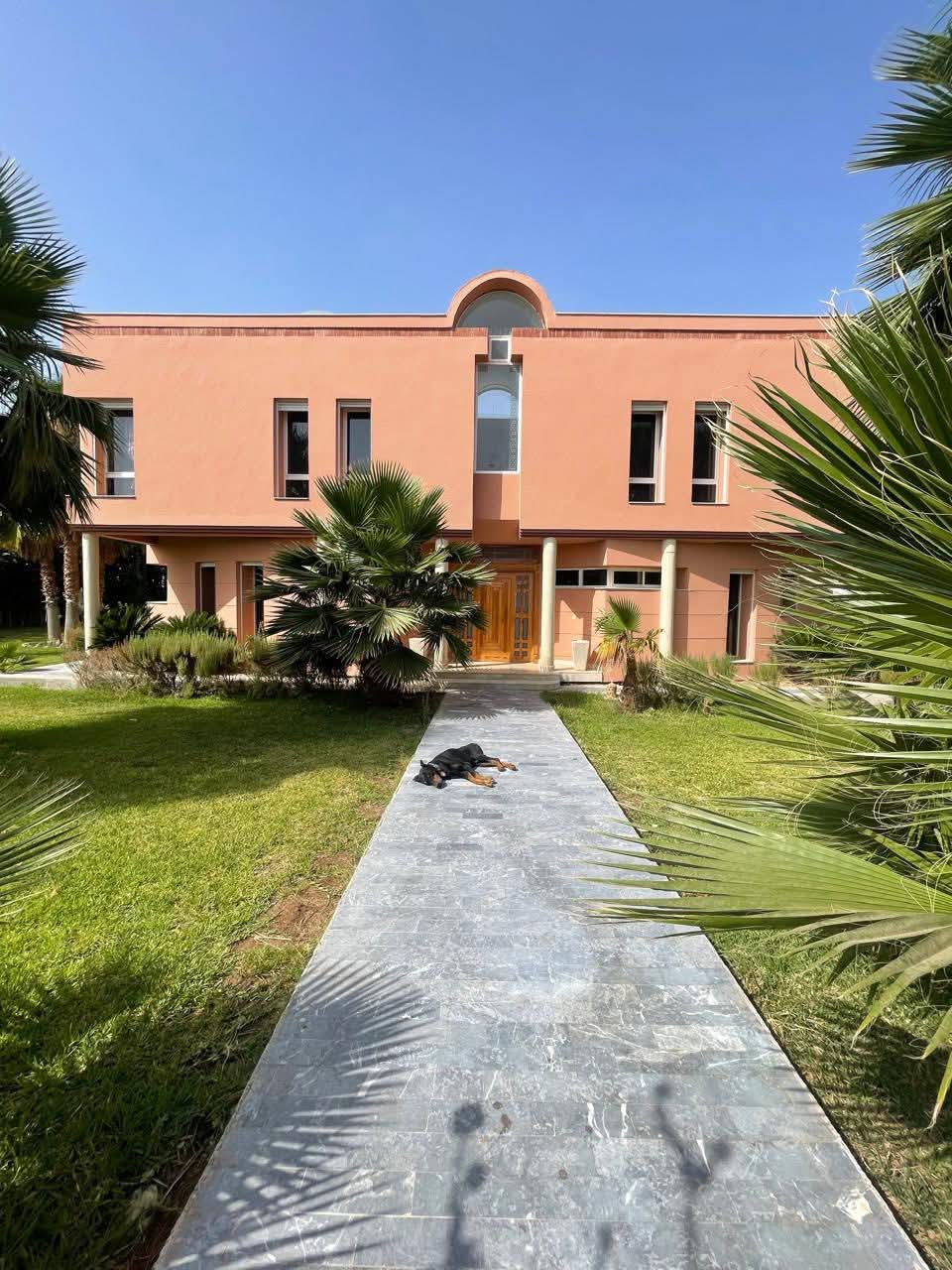 🇲🇦✨A vendre Somptueuse Villa de Prestige à Marrakech – VNA + Titre Foncier