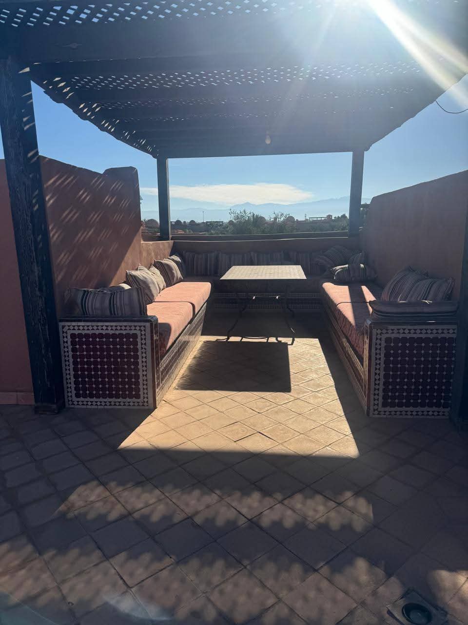🇲🇦 Opportunité à Saisir – Appartement avec Rooftop Privatif – Marrakech Route de Fès