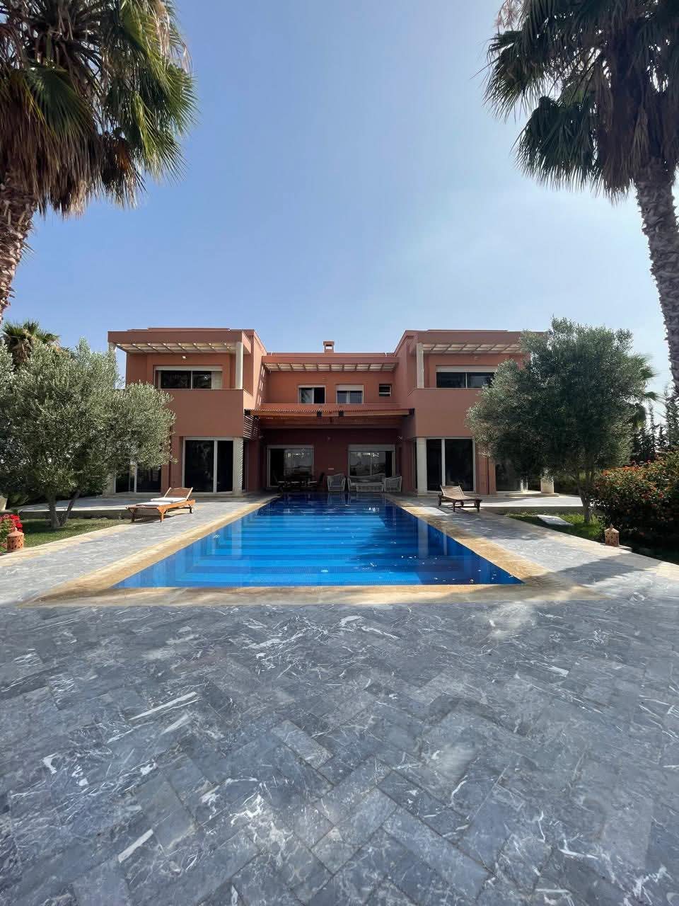 🇲🇦✨A vendre Somptueuse Villa de Prestige à Marrakech – VNA + Titre Foncier