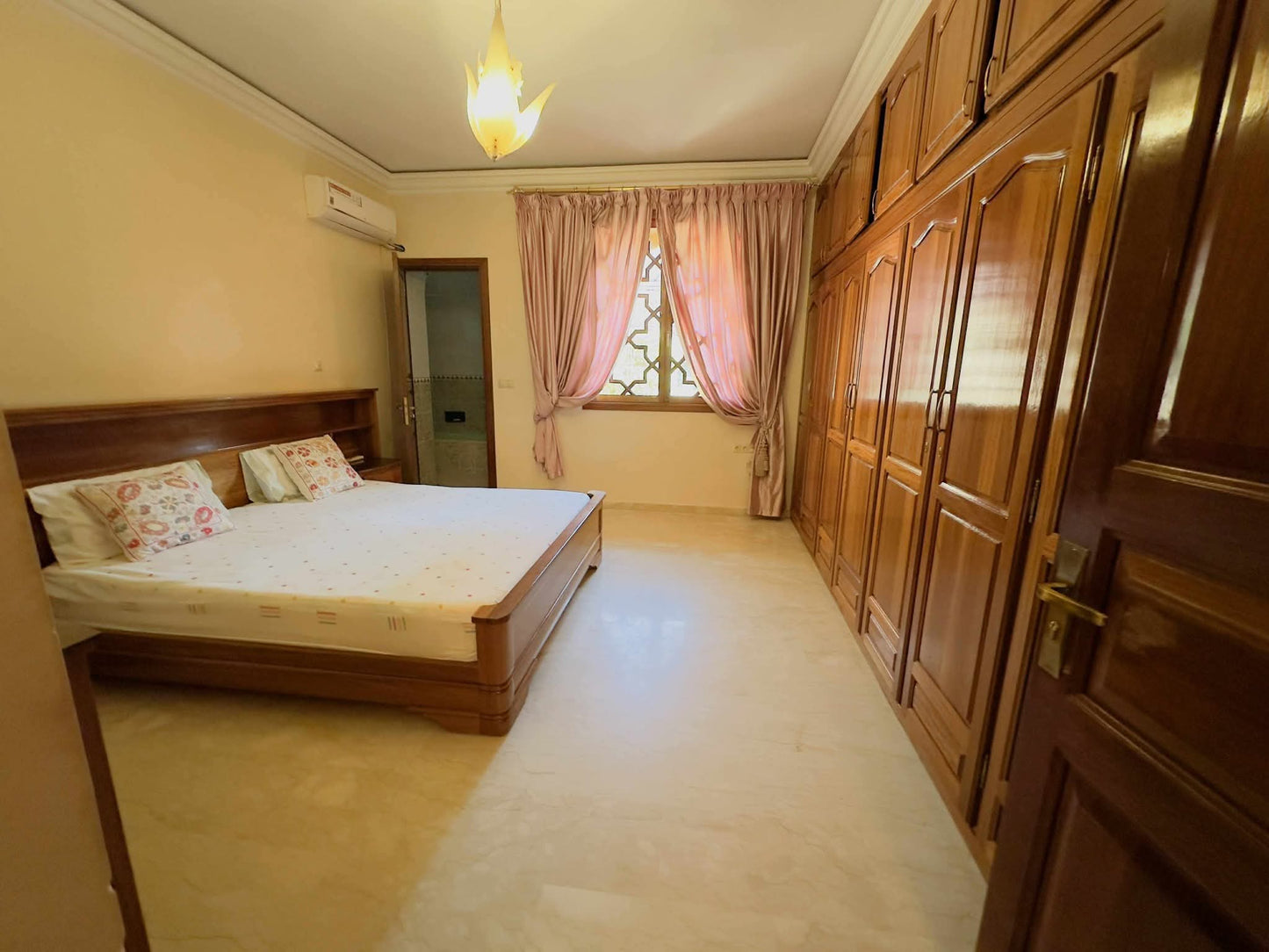🇲🇦 À VENDRE – Villa traditionnelle spacieuse à Sidi Abbad 1, Marrakech 🇲🇦