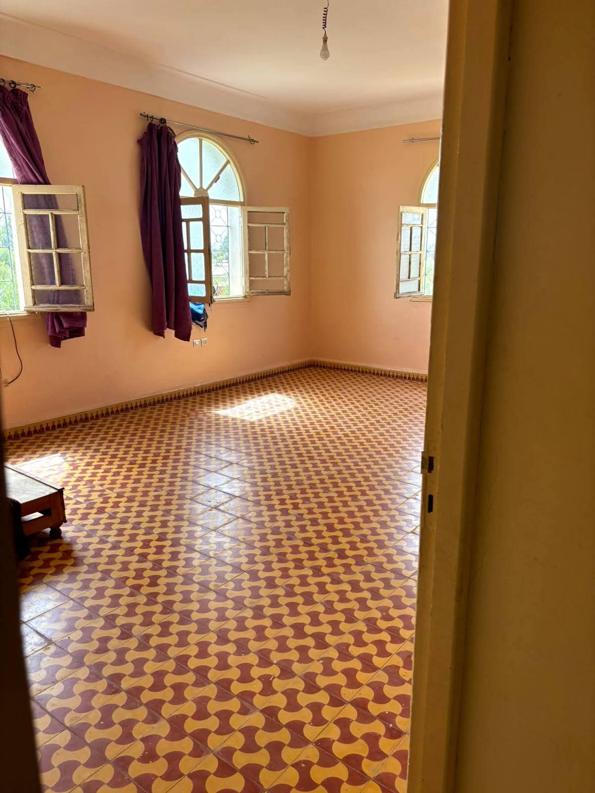 PURE MERVEILLE A VENDRE
Villa contemporaine avec volumes spectaculaires – 250 m² 🔥🇲🇦
Marrakech – AL MAADEN