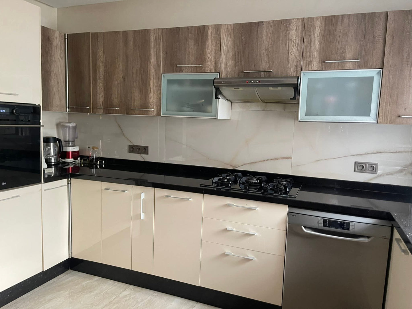 🇲🇦BEL APPARTEMENT À VENDRE – Appartement Rénové & Ensoleillé | Résidence Al Koutoubia – Nadssim Sidi Maarouf, Casablanca