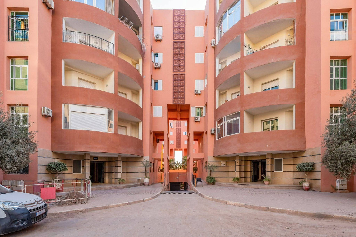 Real estate opportunity MOROCCO Superb apartment for sale in the heart of Guéliz - Exceptional location! *