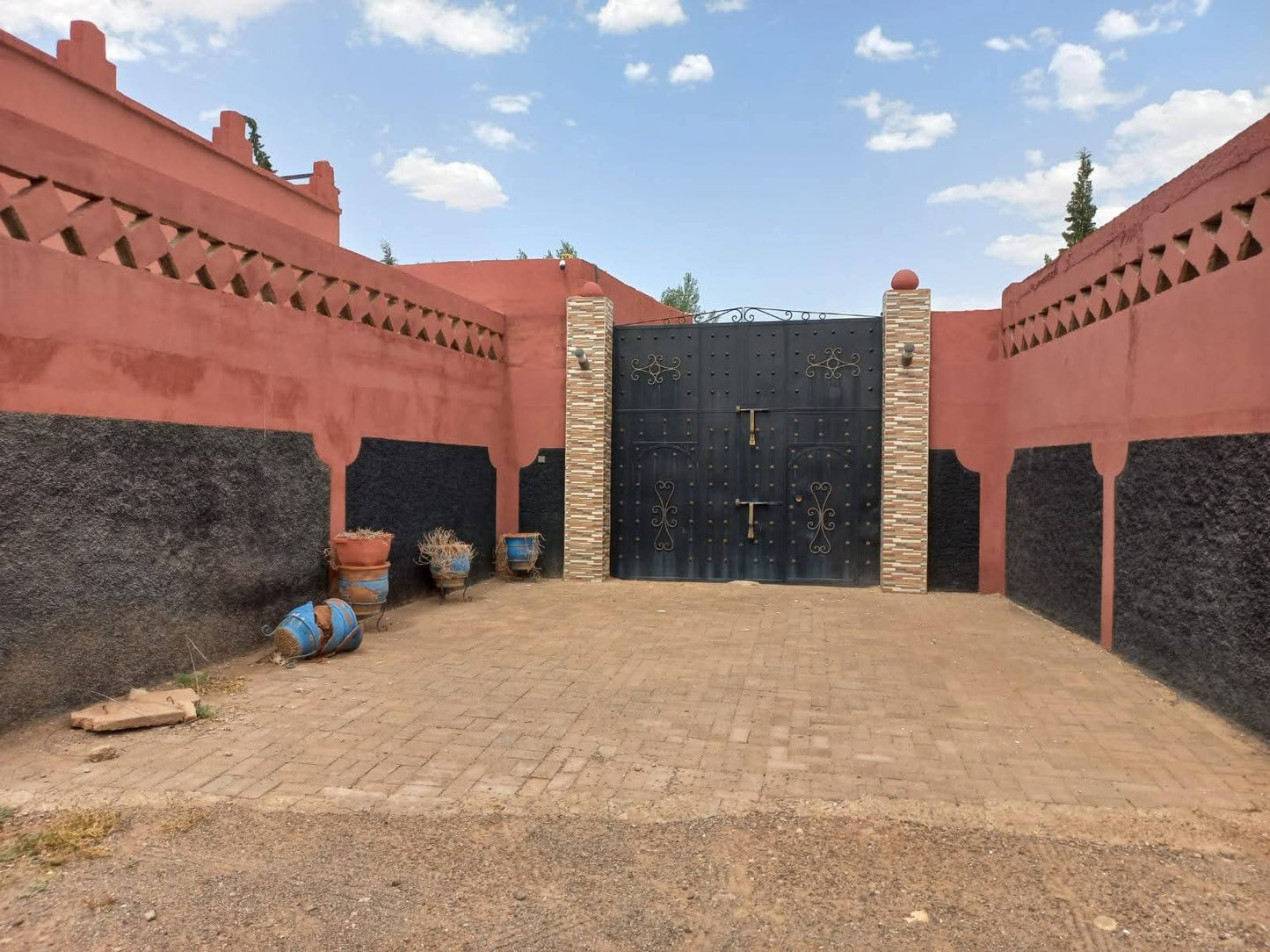 🇲🇦A VENDRE|VASTE PROPRIÉTÉ IDÉALE POUR PROJET COMMERCIAL |Route de l’Ourika – 35 km de Marrakech