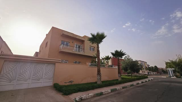 🇲🇦 Villa d’Exception à Vendre – Quartier Targa, Marrakech 🇲🇦