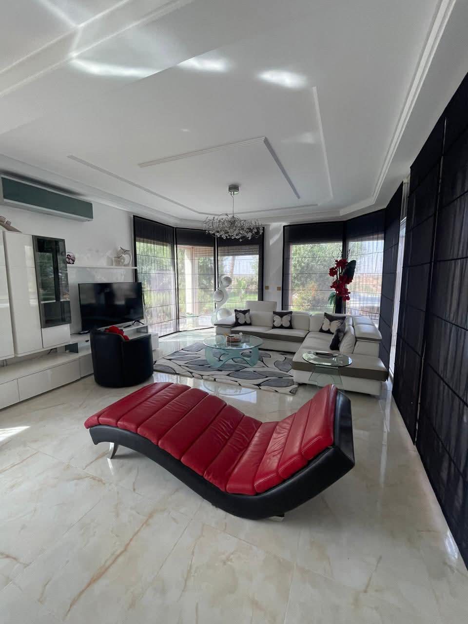 🇲🇦✨A vendre Somptueuse Villa de Prestige à Marrakech – VNA + Titre Foncier