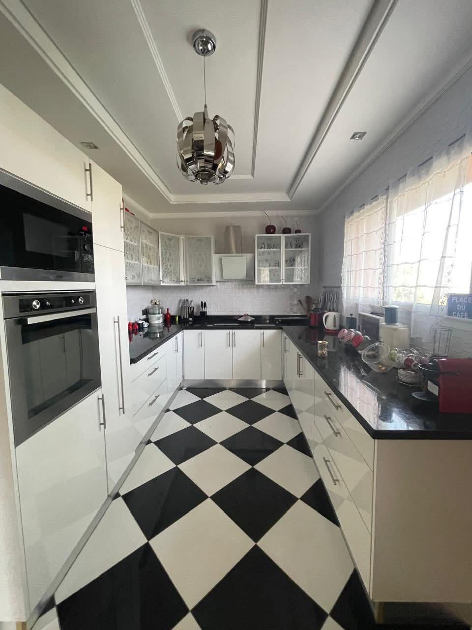 🇲🇦✨A vendre Somptueuse Villa de Prestige à Marrakech – VNA + Titre Foncier