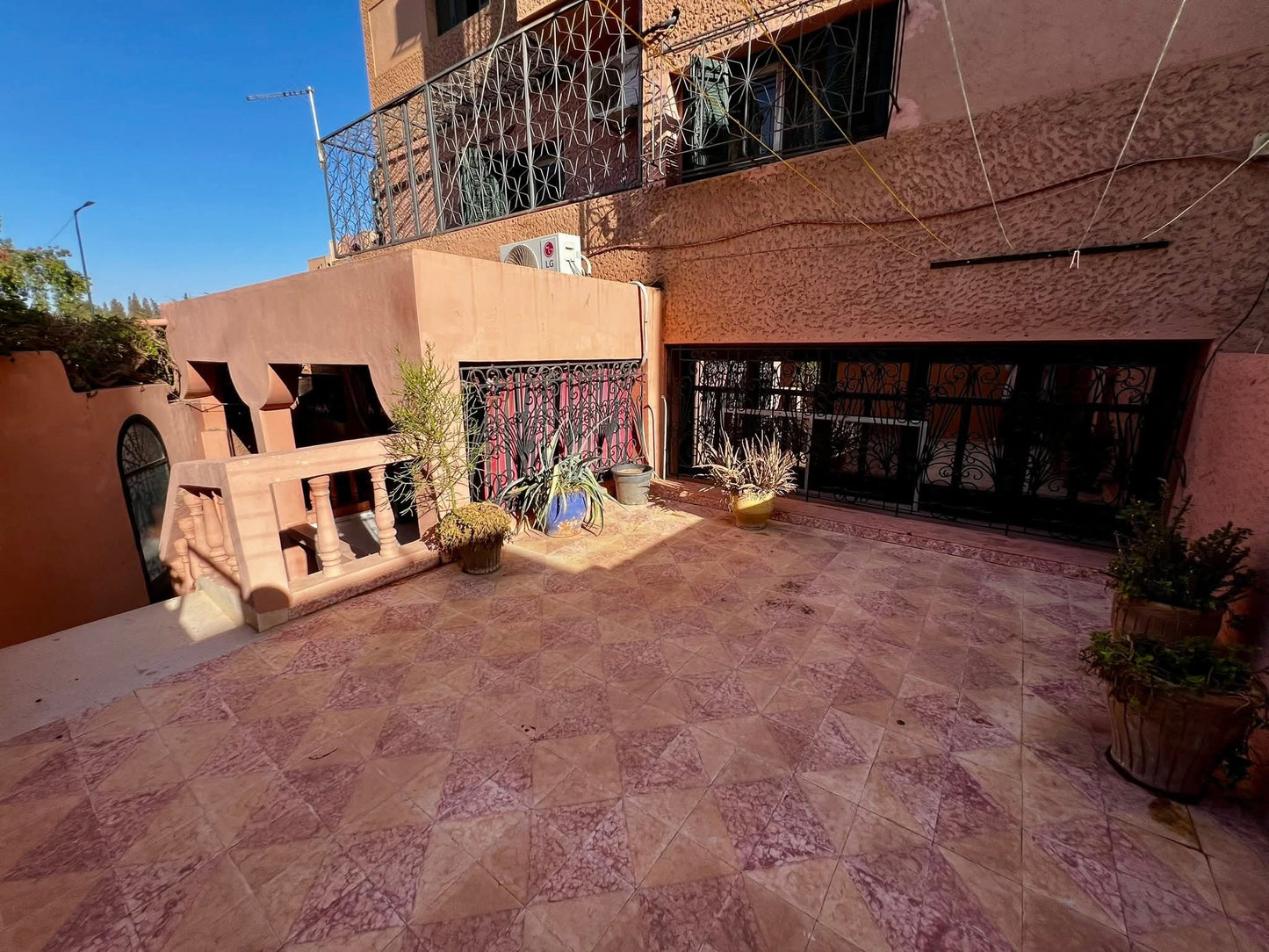 🇲🇦 À VENDRE – Appartement Spacieux & Rare avec Jardin Privatif | Boulevard Allal El Fassi – Marrakech